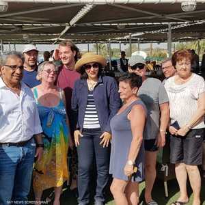 أعرب السائحون عن سعادتهم بالاستمتاع بجو مصر الدافئ والمشمس.