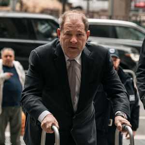 نفى واينستين هذه المزاعم.