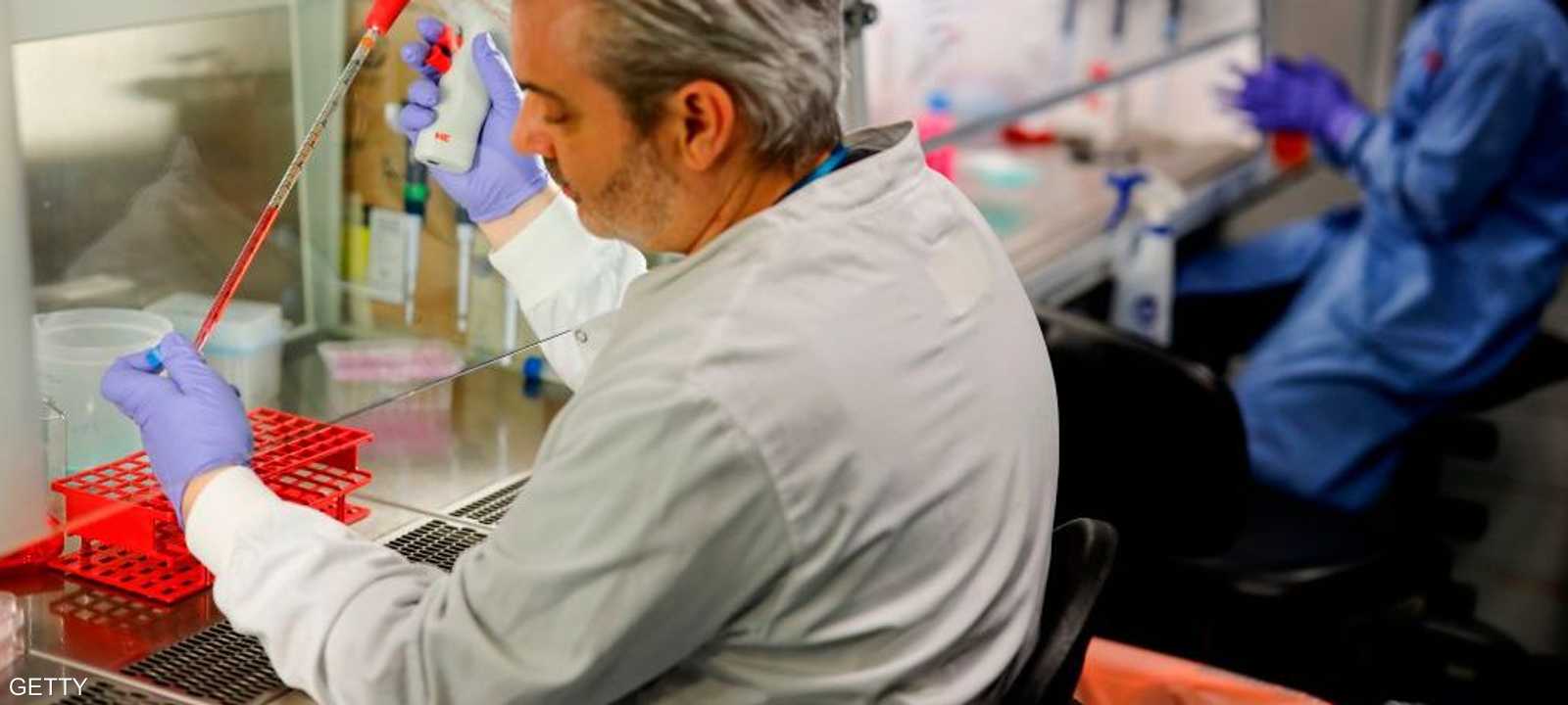 العالم يسابق الزمن لإيجاد علاج لكورونا