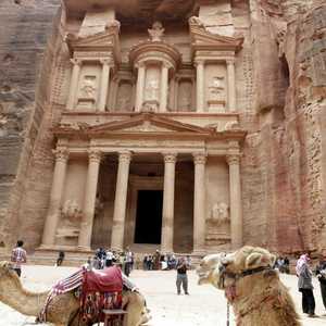 الأردن أغلق الأماكن السياحية الأثرية لمدة أسبوع