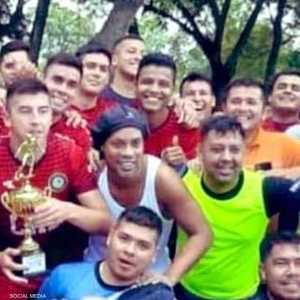 رونالدينيو سجين في باراغواي