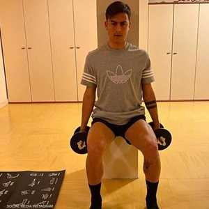 عزل ديبالا، مهاجم يوفنتوس، نفسه في منزله بمدينة تورينو