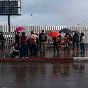 طالبو لجوء على الحدود بين المكسيك والولايات المتحدة