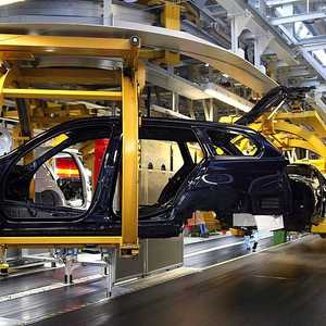 فيروس كورونا يضرب صناعة السيارات