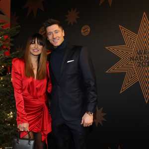 ليفاندوفسكي وزوجته آنا تبرعا بمليون يورو