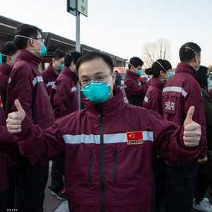 أحد عناصر الفريق الطبي الصيني الذي وصل ميلانو