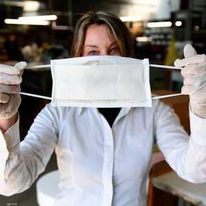 التشيك قالت إنها تعمل من أجل إعادة أقنعة الوجوه لإيطاليا