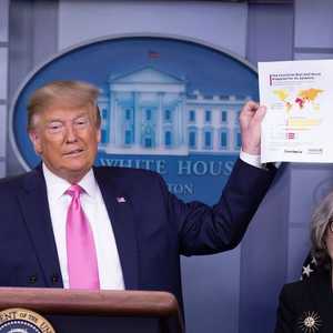 الرئيس الأميركي يتحدث عن كورونا في إحدى مؤتمراته