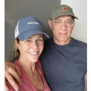 توم هانكس وزوجته ريتا ويلسون من داخل الحجر الصحي