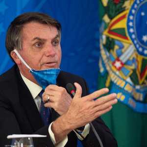 بولسونارو يصف وباء كورونا بأنه خدعة إعلامية للإطاحة به