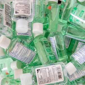 الباخرة كانت محملة بشحنة من الكحول الطبي.