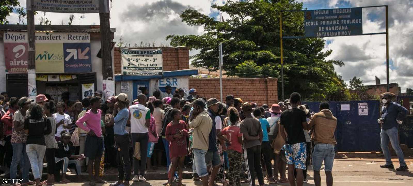 طوابير لشراء الأرز في مدغشقر بعد إعلان الإغلاق بسبب كورونا