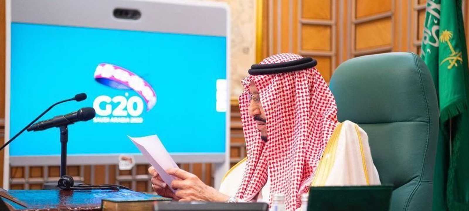 الملك سلمان يلقي كلمة السعودية التي تترأس مجموعة العشرين.