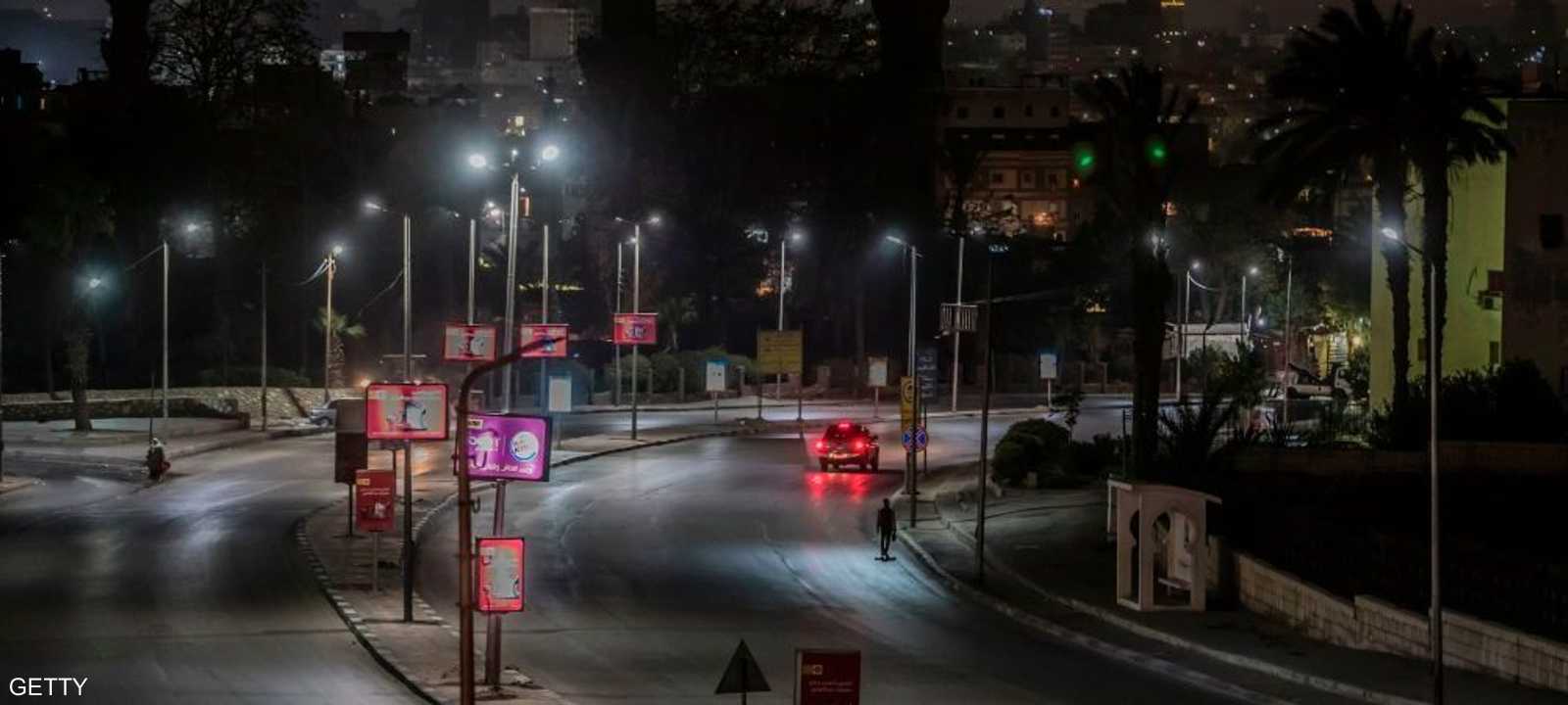 الشوارع خالية في القاهرة خلال حظر التجول