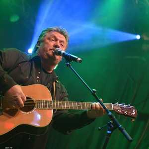 المغني الأميركي جو ديفي