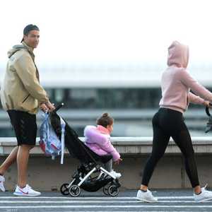رونالدو يتجول مع عائلته في جزيرة ماديرا البرتغالية