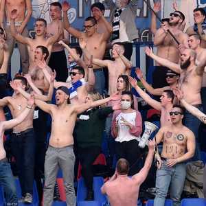 ملاعب بيلاروسيا مكتظة بالجماهير من دون اكتراث لكورونا