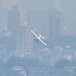 لجأ المطعم إلى فكرة الطائرة الصغيرة لتوصيل الطلبيات