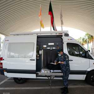 تبحث الكويت فرض عزل تام على بعض المناطق.