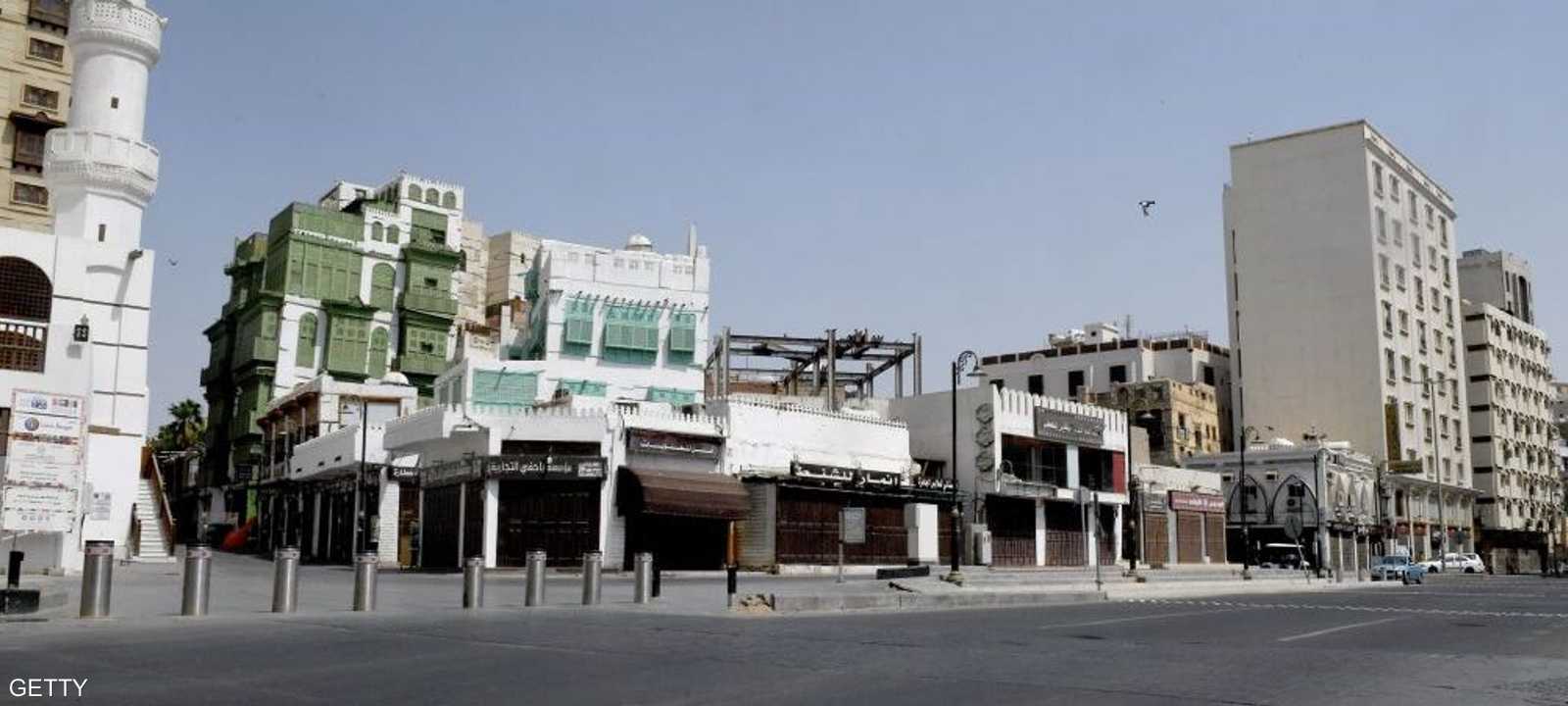 شوارع مدينة جدة تخلو من المارة