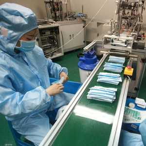 تصنيع كمامات في الصين