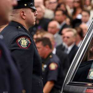 أحد عناصر شرطة ولاية نيوجيرسي