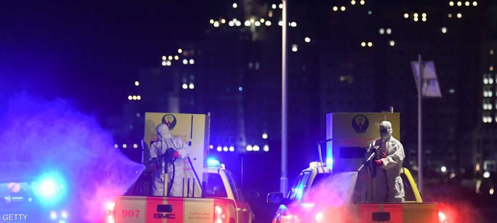 جانب من حملة التعقيم في الإمارات