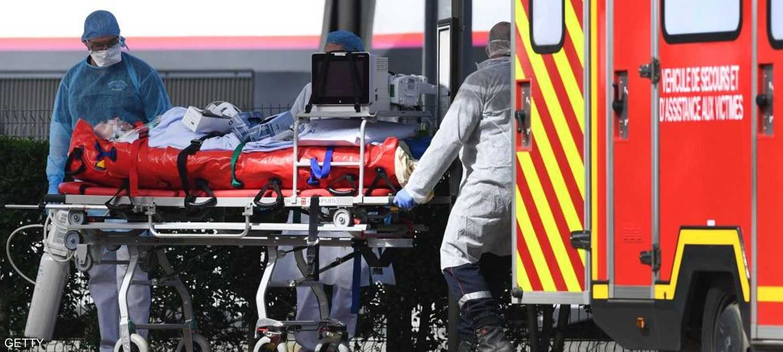 نقل مصاب بفيروس كورونا لأحد مستشفيات فرنسا