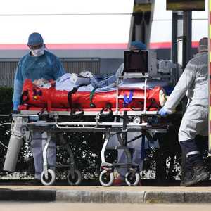 نقل مصاب بفيروس كورونا لأحد مستشفيات فرنسا