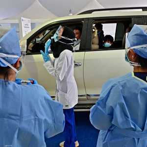 أجرت الإمارات أكثر من نصف مليون فحص طبي لفيروس كورونا.