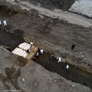 مقابر جماعية لضحايا فيروس كورونا في نيويورك