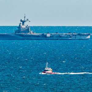 الجيش الفرنسي يعتزم تعقيم حاملة الطائرات يوم الثلاثاء