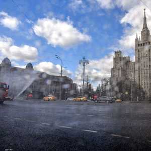 وسط موسكو بدا خاليا فيما يتم تطهير الشوارع