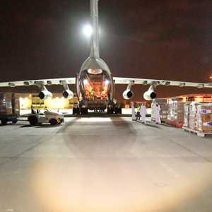 طائرة مساعدات إماراتية متجهة إلى الصومال