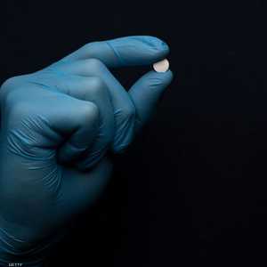 سيوزع العقار على المستشفيات التي تعالج حالات كوفيد-19.