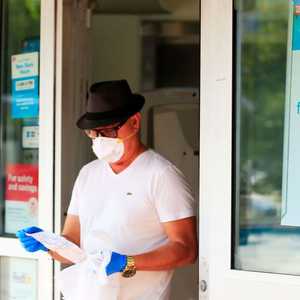 يدعي مروجو المنتج أنه "مقدس" ويرفضون الإذعان للقرارات.