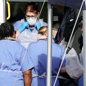 الطواقم الطبية تعرض نفسها للخطر في مواجهة كورونا