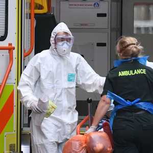 عناصر من الطواقم الصحية في لندن