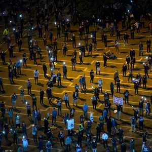 الآلاف تظاهروا مع الحفاظ على قواعد التباعد الاجتماعي
