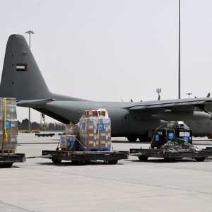 أرشيفية.. طائرة إماراتية تحمل مساعدات إنسانية