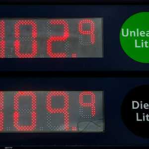 تداعيات كورونا تهبط بأسعار النفط