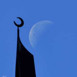 تحري هلال رمضان في الإمارات غدا