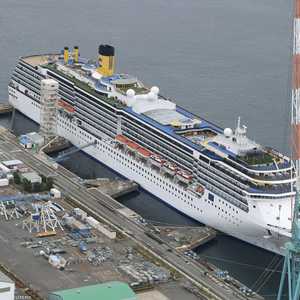 السفينة كوستا أتلانتيكا رست في الميناء الياباني أواخر يناير.