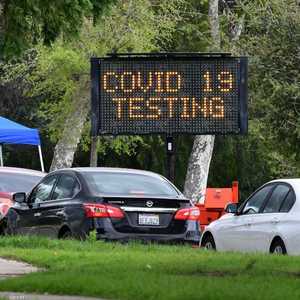 كاليفورنيا متمسكة بأوامر البقاء في المنازل