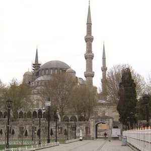 تركيا أعلنت أن رمضان الخميس