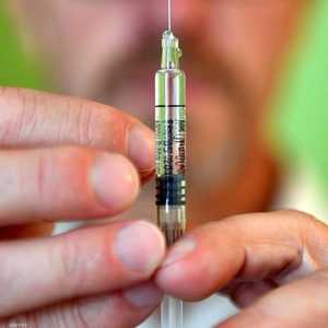 أرشيفية.. اللصان هددا بحقنة ملوثة بكورونا