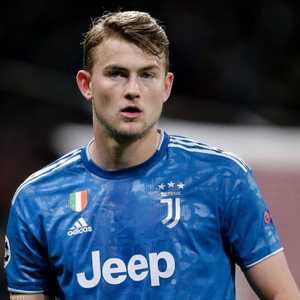 دي ليخت فوت العام الماضي فرصة الالتحاق ببرشلونة