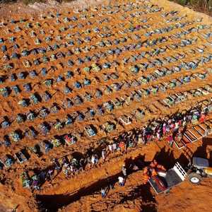 مقبرة لضحايات كورونا في ولاية أمازوناس البرازيلية