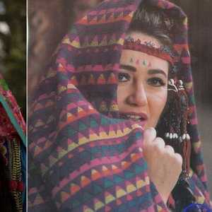 ليلى علوي وشبيهتها الأفغانية