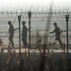 جنود من كوريا الشمالية على الحدود